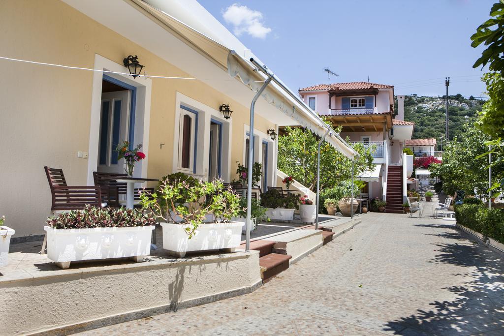 Tzivras Villa & Apartments Lassi  Eksteriør billede
